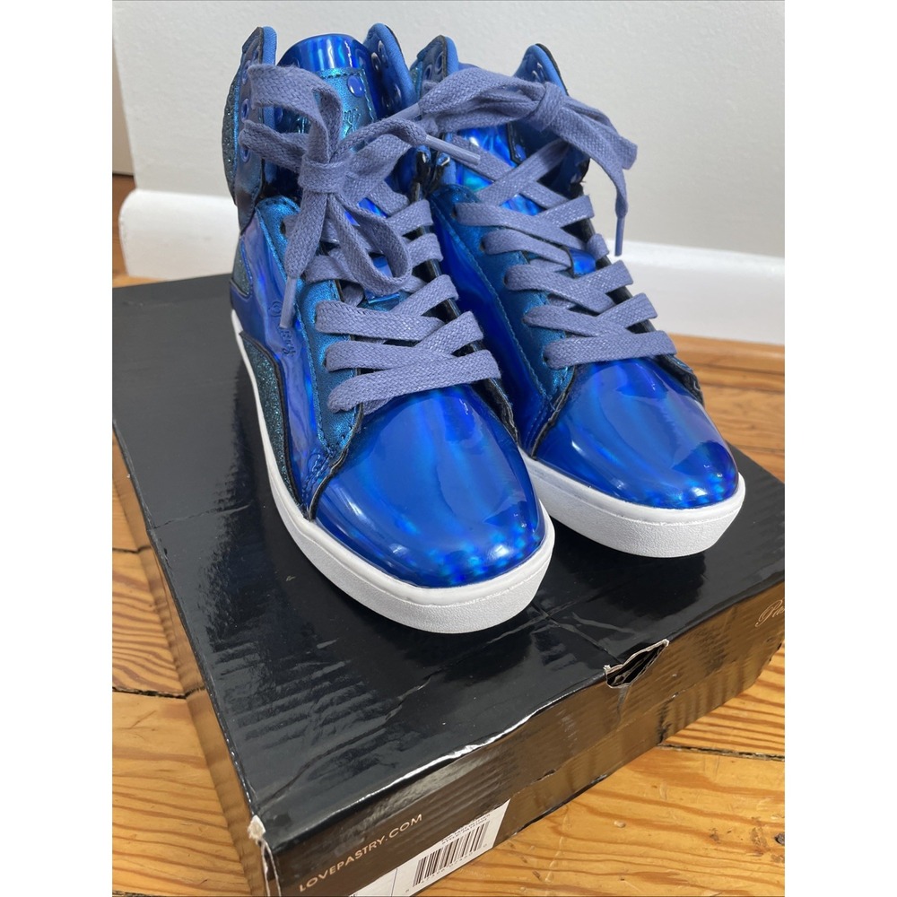 Pastry Shoes Women's size 5.5 Blue Glitter Sneaker Hip Hop Pop Tart, PA51004